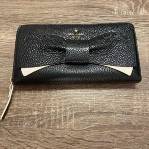 KATE SPADE | Bow Zip Wallet